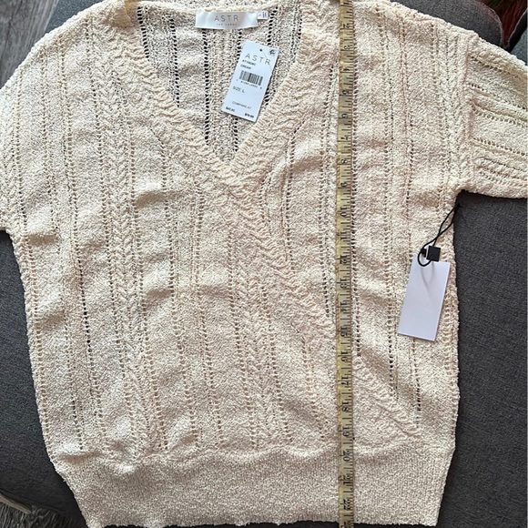 ❄️SOLD❄️ASTR the label Wrap Front Pointelle Sweater Sz. L Color: Cream - Picture 4 of 10